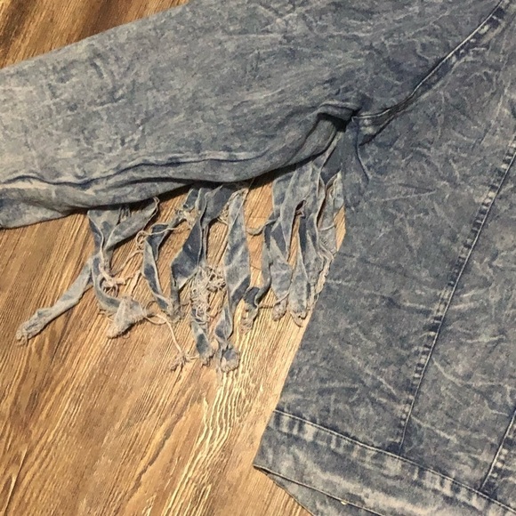 Thrill Jeans Jacket Women’s 3X Fringe Denim Tassel Button Front Pockets Festival - Picture 4 of 7